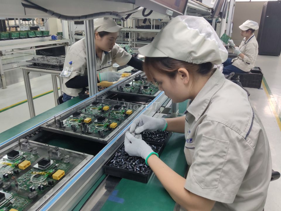 Từ 7-2025, các khoản thu nhập nào người lao động phải đóng BHXH?
